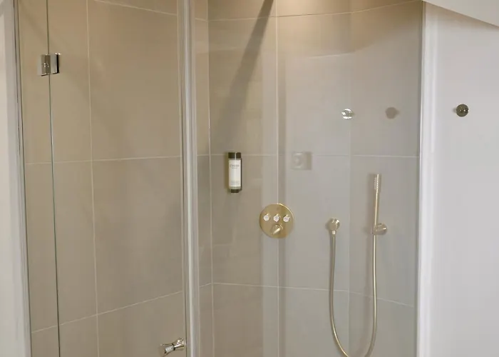- Stephansdom Apartment *